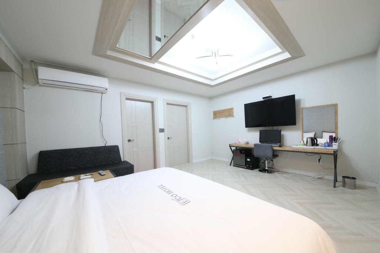 Eco Hotel Мокпо Экстерьер фото