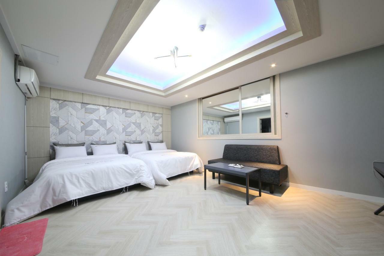 Eco Hotel Мокпо Экстерьер фото