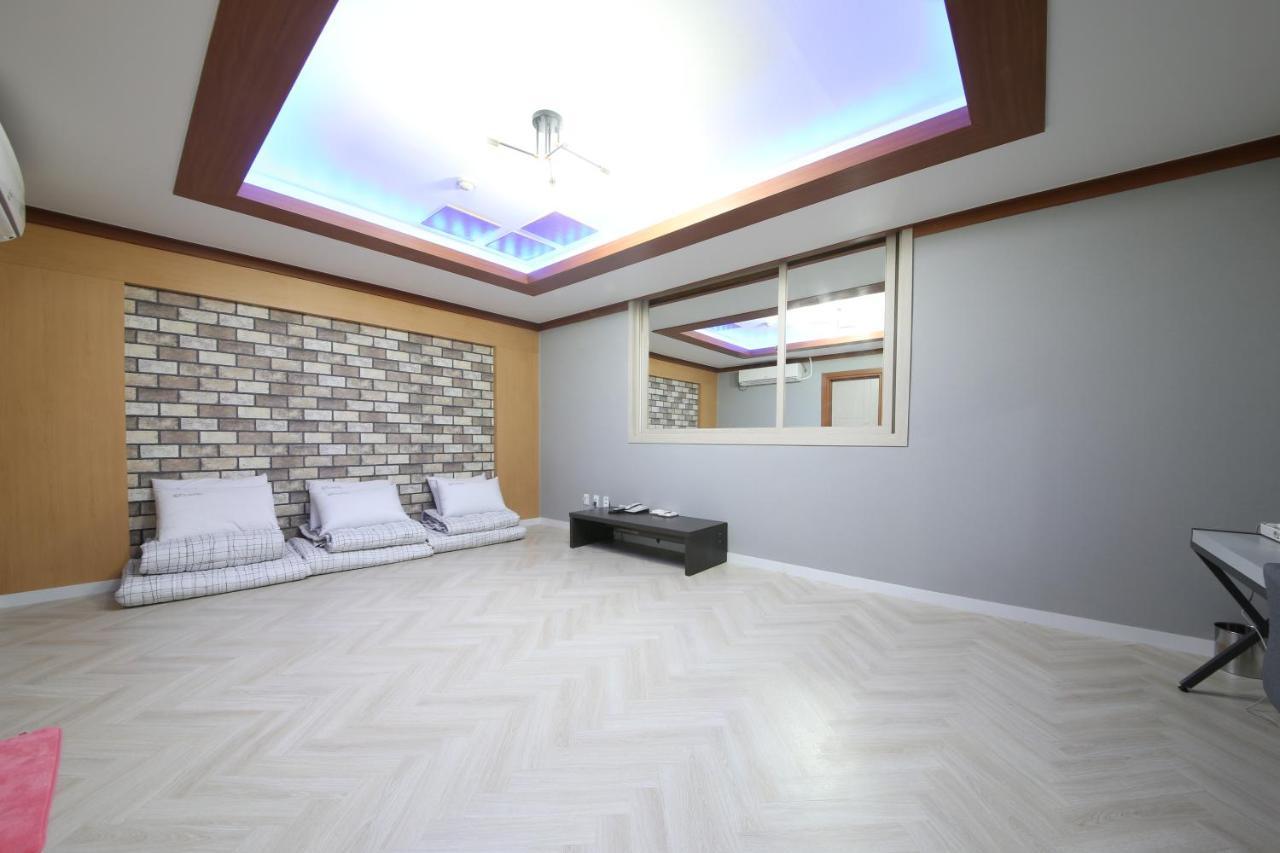 Eco Hotel Мокпо Экстерьер фото